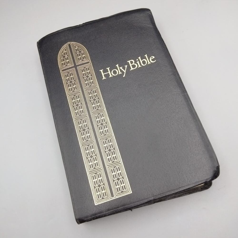 Nelson Regency Holy Bible King James Version GIANT PRINT Red Letter